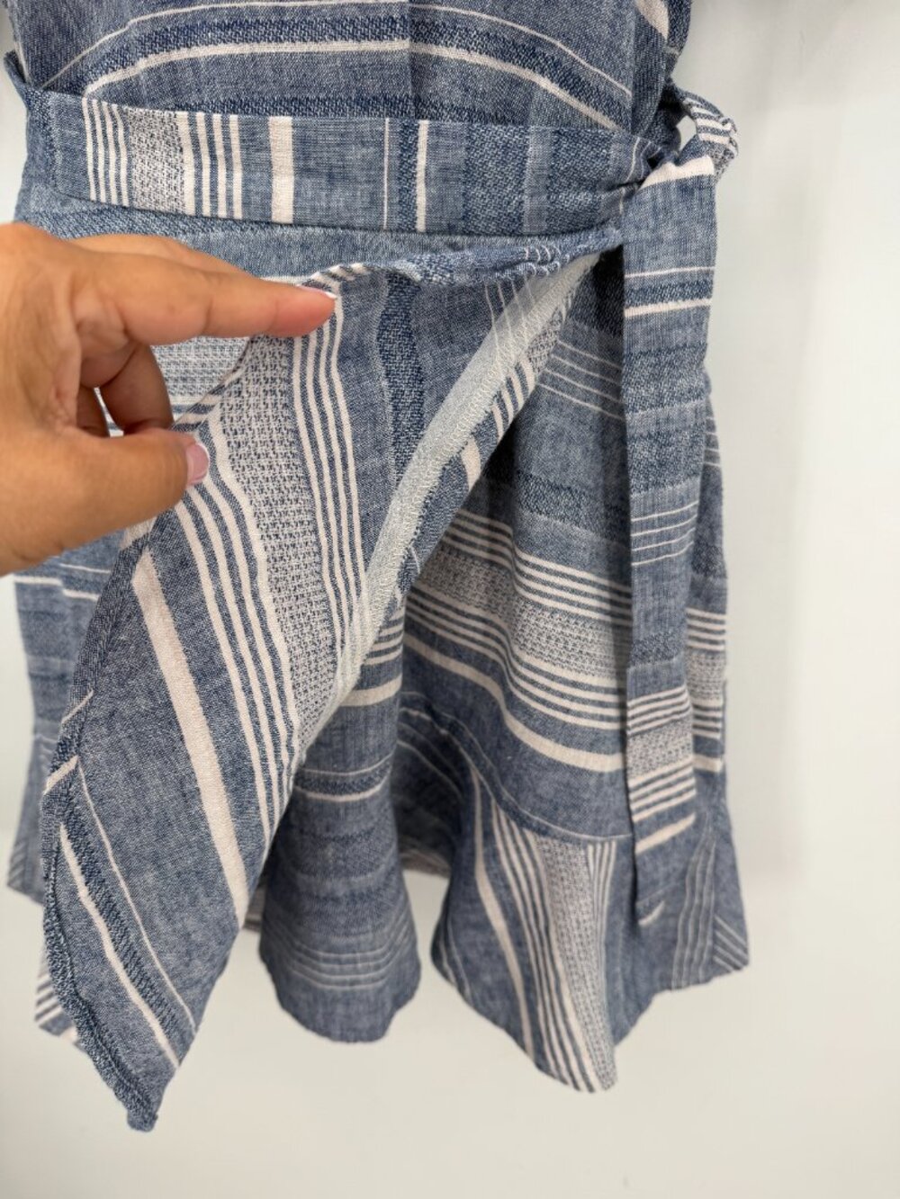 Express Women’s Size S Blue Striped Linen Blend Wrap Mini Dress - Picture 9 of 13